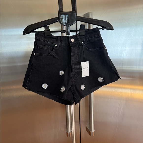 Forever 21 Black  Embroidered Daisy Jean Shorts - Picture 2 of 8